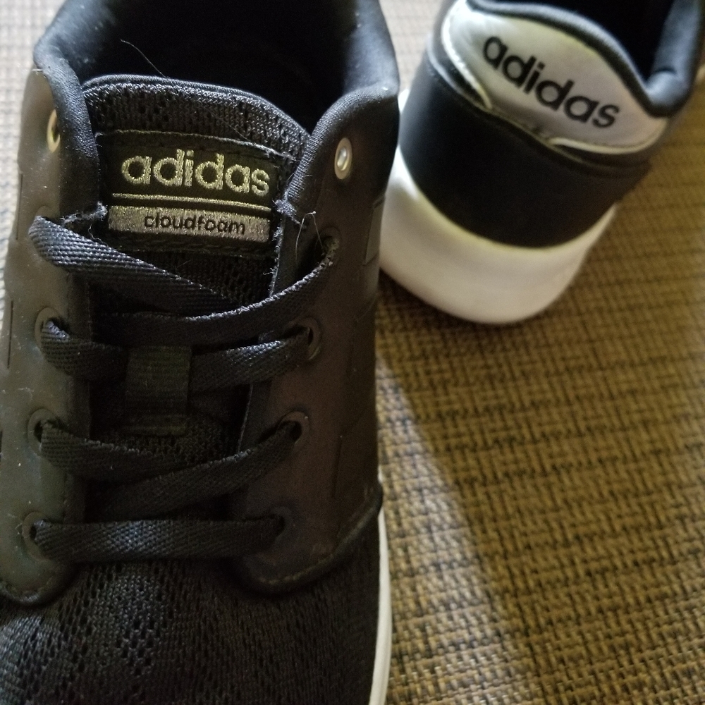 ADIDAS Black & Silver Sneakers (Size 6 /5 Y&Mens)
